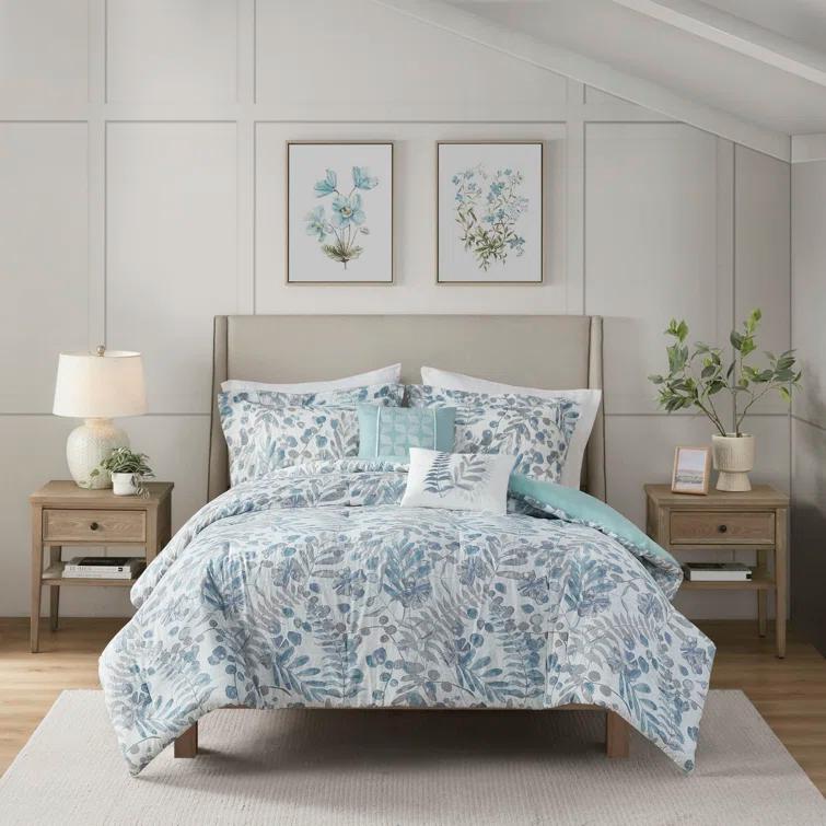Madison Park Bonnie 5 Piece Seersucker Comforter Set with Throw Pillows