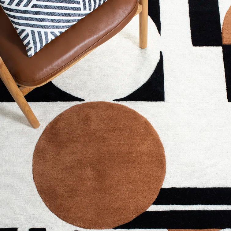 Rodeo Drive RD856 Hand Tufted Indoor Accent Rug - 4'x6' - Ivory/Black - Safavieh