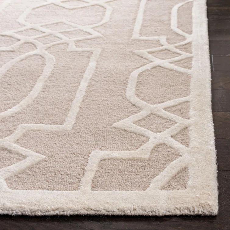 Safavieh Bella Hand Tufted Wool Geometric Rug