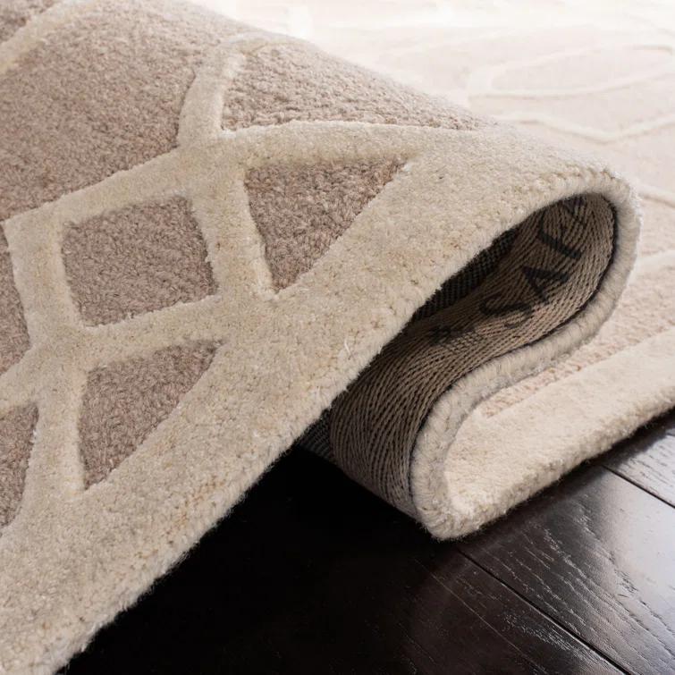 Safavieh Bella Hand Tufted Wool Geometric Rug