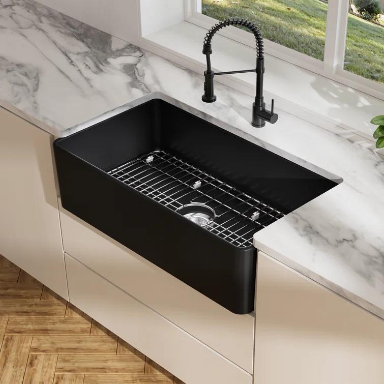 33" L x 20" W Fireclay Farmhouse Kitchen Sink with Sink Grid and Basket Strainer