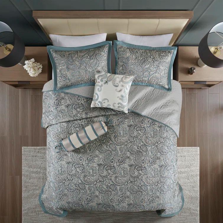 Madison Park Aubrey 5 Piece Jacquard Bedspread Set with Throw Pillows