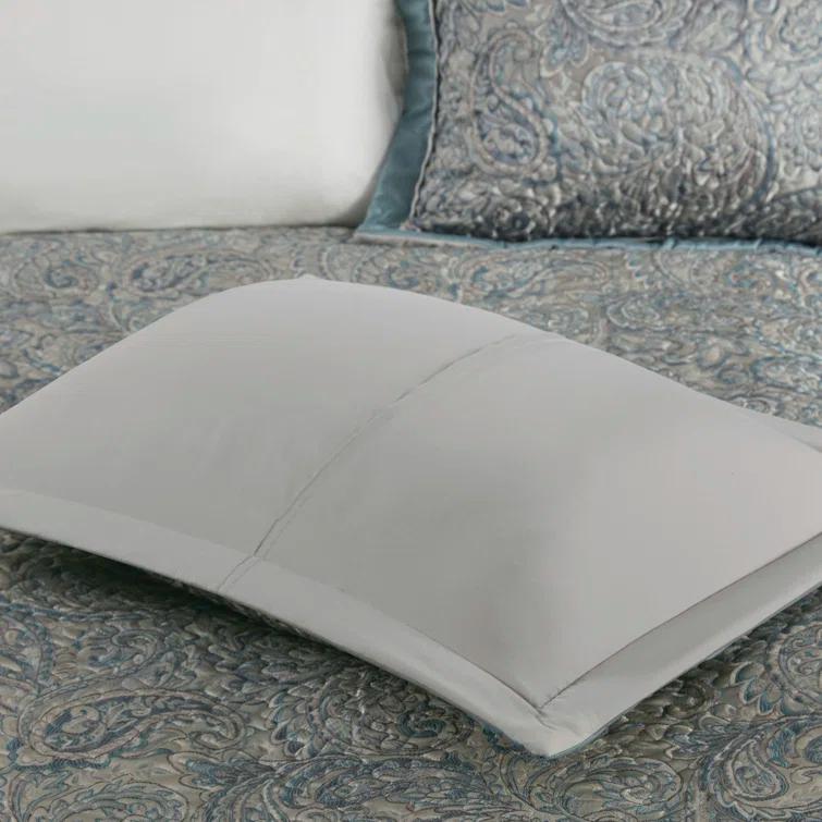 Madison Park Aubrey 5 Piece Jacquard Bedspread Set with Throw Pillows