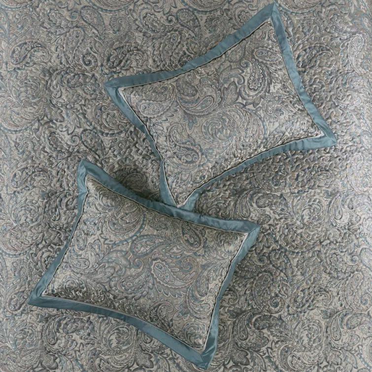 Madison Park Aubrey 5 Piece Jacquard Bedspread Set with Throw Pillows