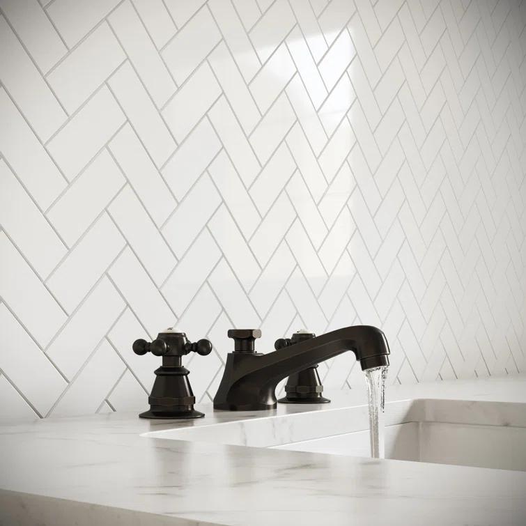 Carlson Widespread Bathroom Faucet with Drain Assembly