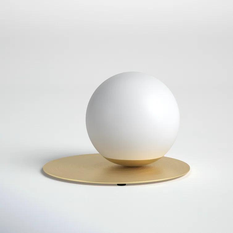 Grenache Metal Globe Lamp