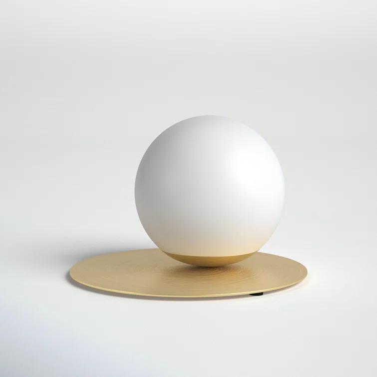 Grenache Metal Globe Lamp