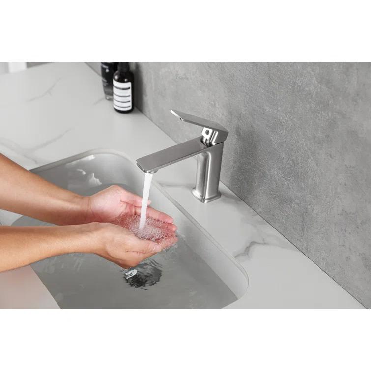 Lena Single-Hole Single-handle Bathroom Faucet