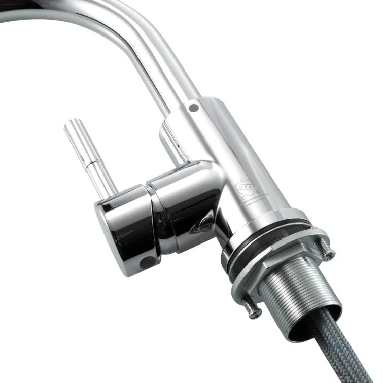 Louis Single-Hole Single-handle Bathroom Faucet