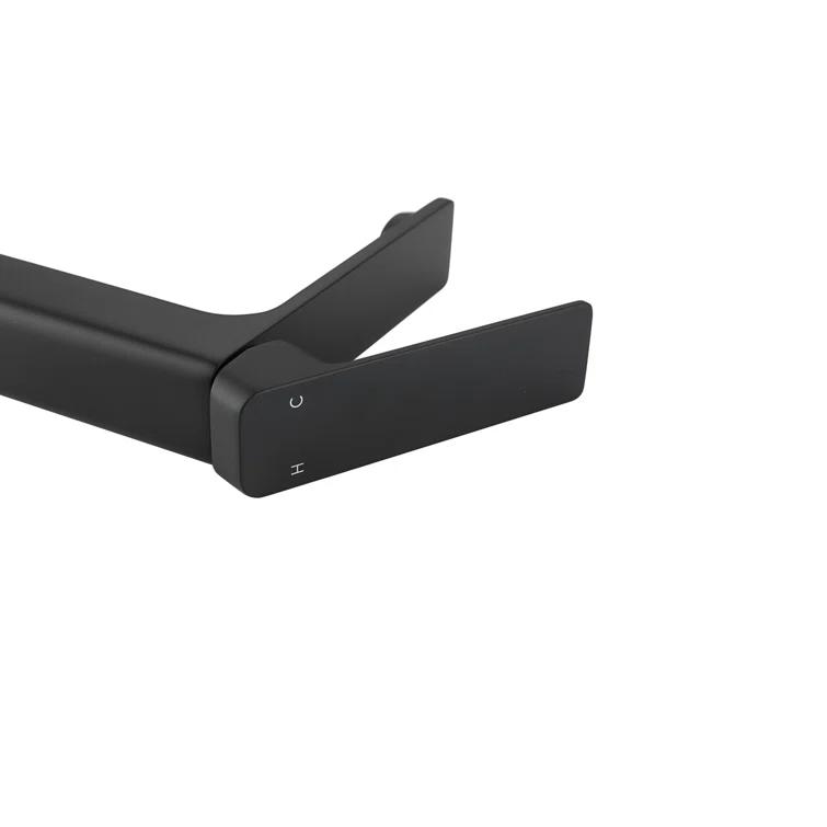 Lena Single-Hole Single-handle Bathroom Faucet