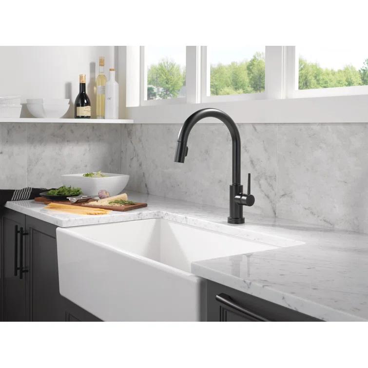 Trinsic Touch2O Kitchen Sink Faucet with Touchless Technology
