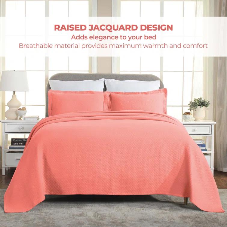 Superior Superior Solitaire Waffled Matelassé Bedspread Set with Shams
