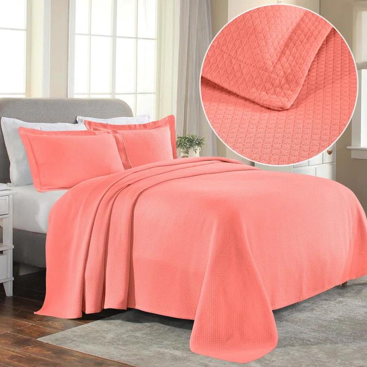 Superior Superior Solitaire Waffled Matelassé Bedspread Set with Shams
