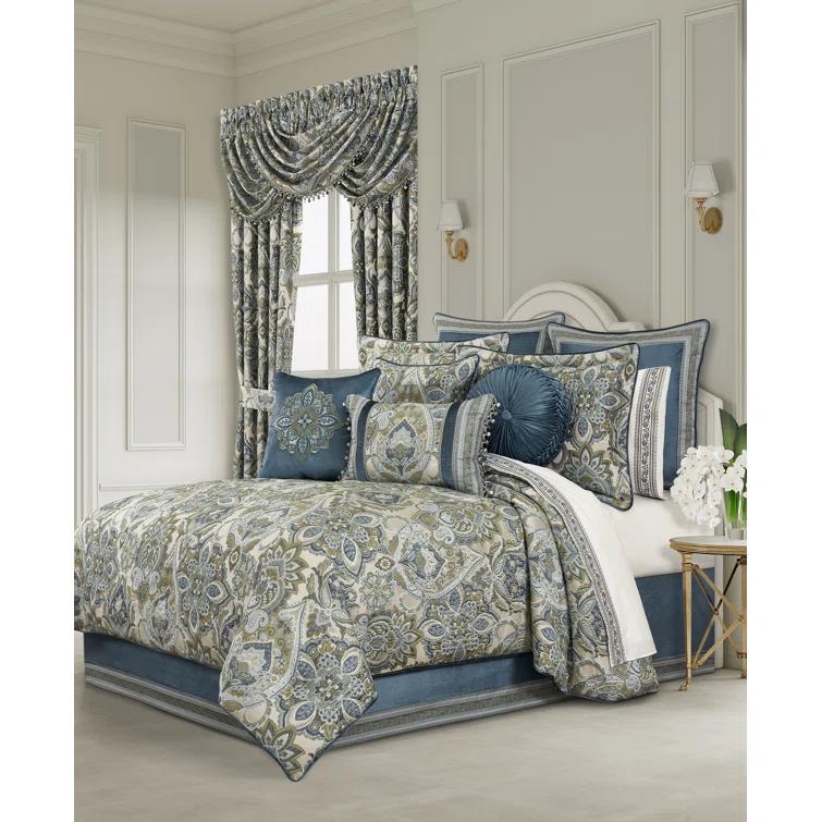 Anzalone Comforter Set