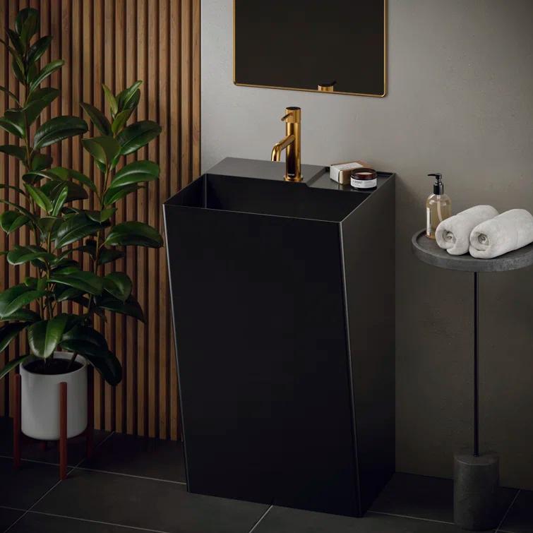 Tryst Single-Hole Single-handle Bathroom Faucet with Drain Assembly