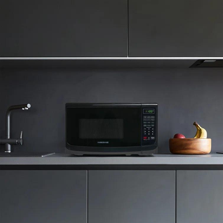 Farberware Farberware Countertop Microwave .7 Cu. Ft. 700-Watt Compact Microwave Oven FMO07ABTBKA