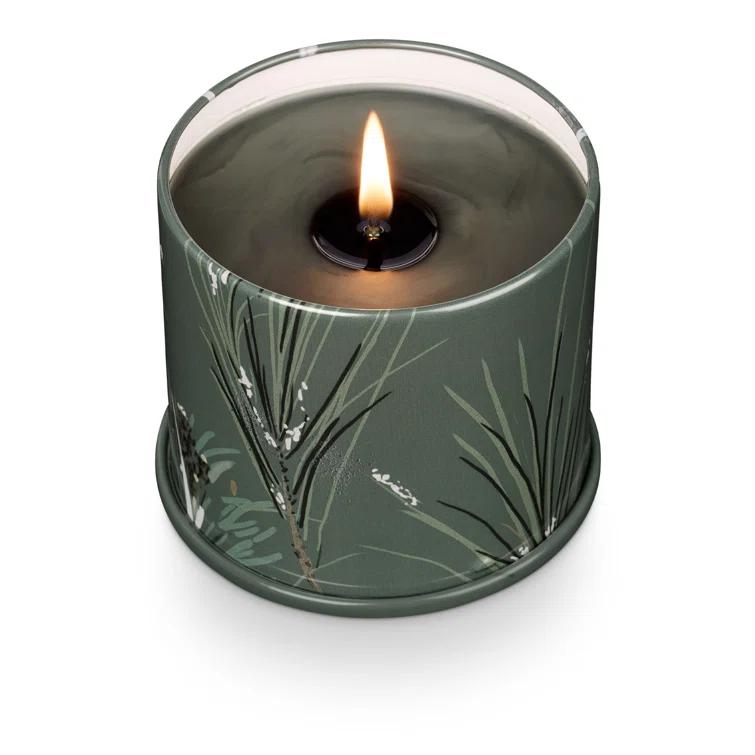 ILLUME Noble Holiday Balsam & Cedar Large Crackle Glass Candle