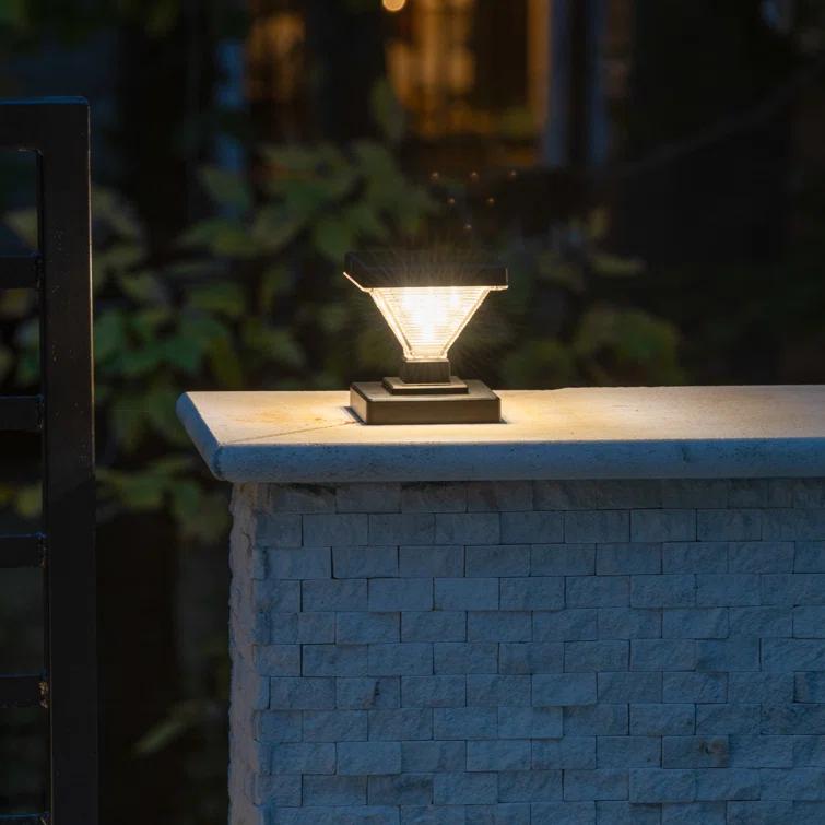 Gama Sonic Luxor Black 4x4 and 5x5 Solar LED Deck Post Cap Light with Warm White and Hi/Lo Mode for Backyard and Wood Fence(2-Pack) (Set of 2)