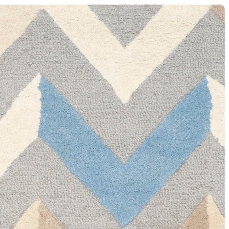Safavieh Cambridge Hand Tufted Wool Chevron Rug