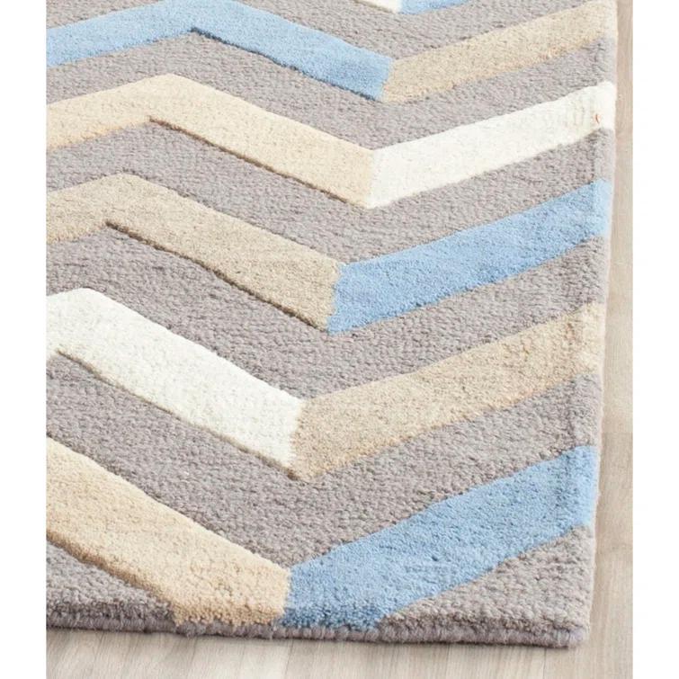 Safavieh Cambridge Hand Tufted Wool Chevron Rug