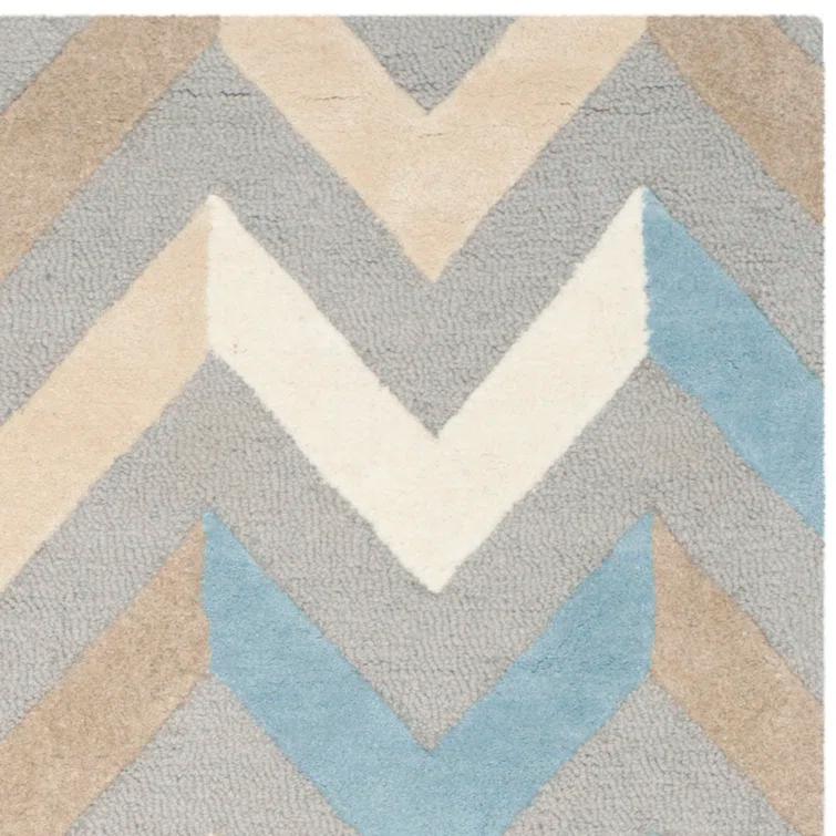Safavieh Cambridge Hand Tufted Wool Chevron Rug