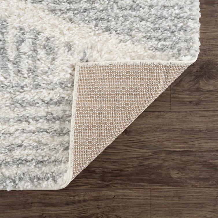 Union Rustic Hrinda Indoor Rug