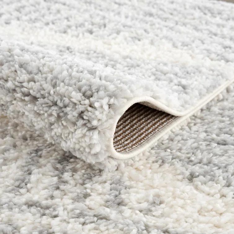 Union Rustic Hrinda Indoor Rug