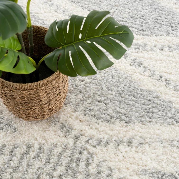 Union Rustic Hrinda Indoor Rug