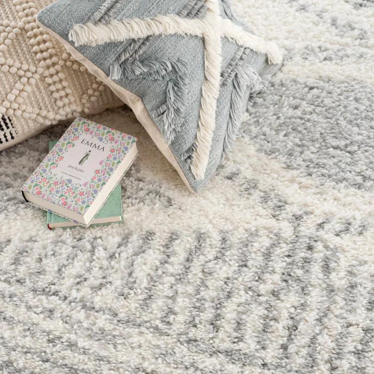 Union Rustic Hrinda Indoor Rug