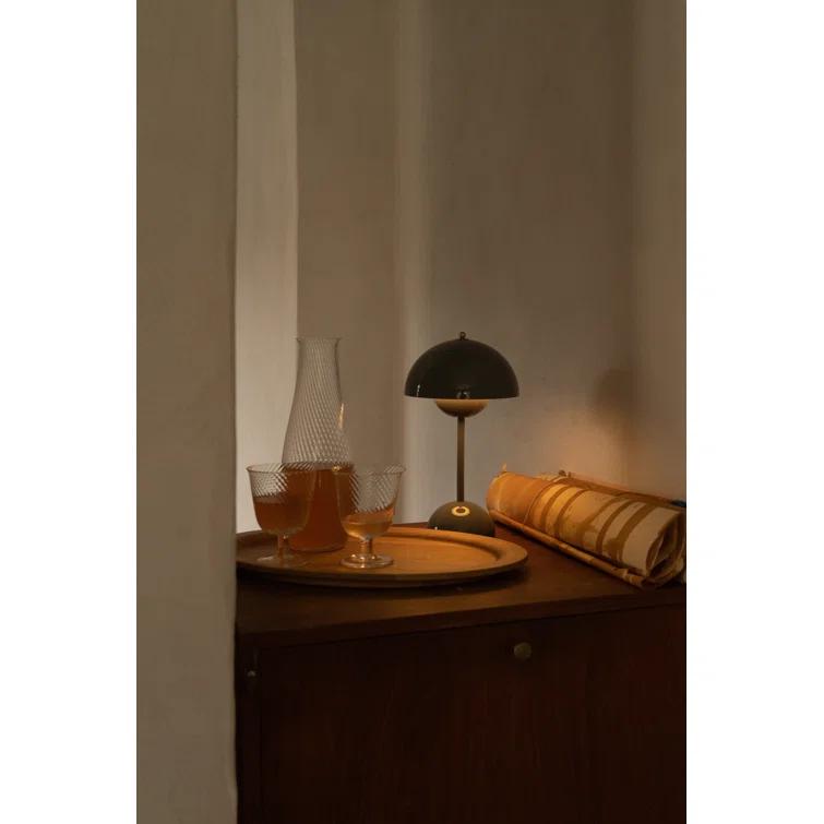 Flowerpot Table Lamp