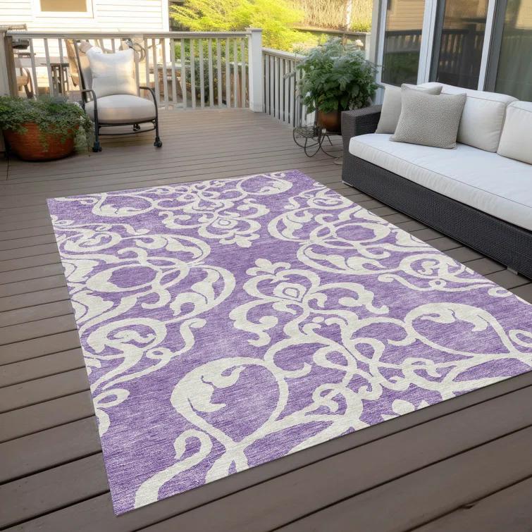 Chayden Washable Damask Indoor / Outdoor Rug