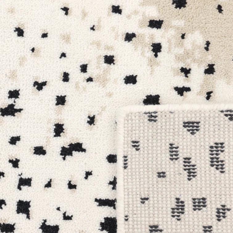 Esmarie Hand-Knotted Wool Rug - Ivory / 9' x 12'