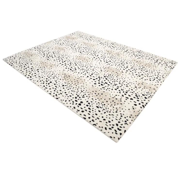 Esmarie Hand-Knotted Wool Rug - Ivory / 9' x 12'