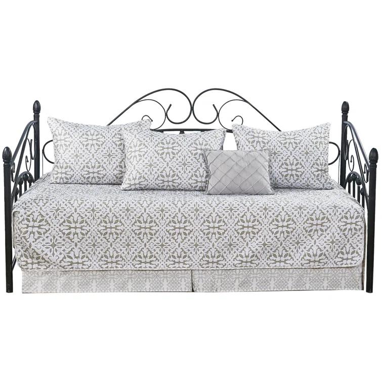 Home Soft Things Bellamy Quilted Quilt Set