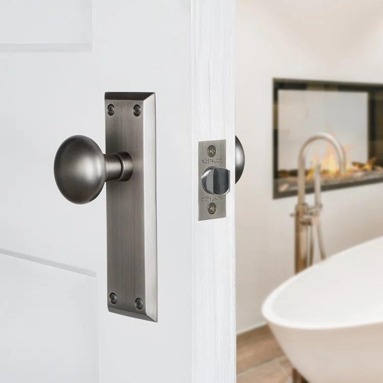 New York Plate with New York Door Knob