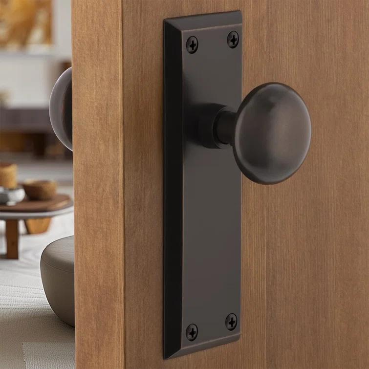 New York Plate with New York Door Knob