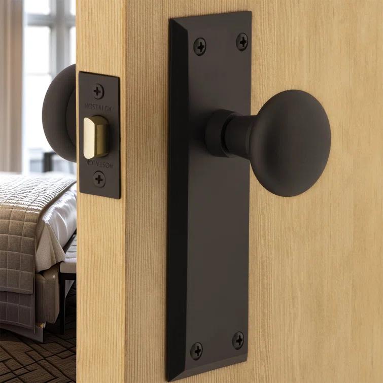 New York Plate with New York Door Knob