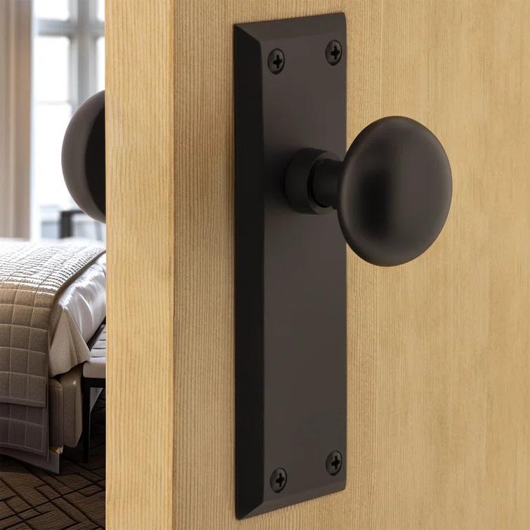New York Plate with New York Door Knob