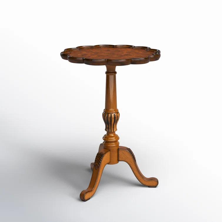Elegant Round Wood Pedestal Table with Scalloped Edge