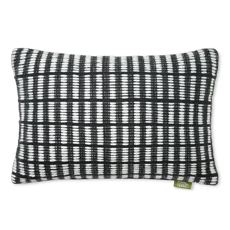 TOWN & COUNTRY TERRA Alara Solid Border Indoor Outdoor Decorative Pillow 20"x20"