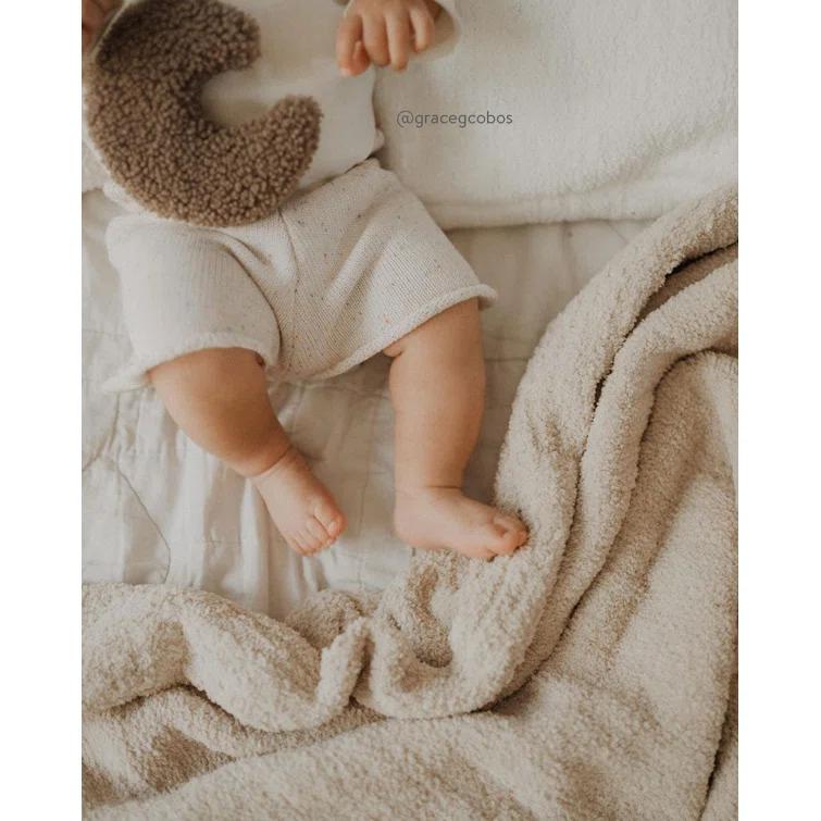 Sunday Citizen Snug Throw Blanket
