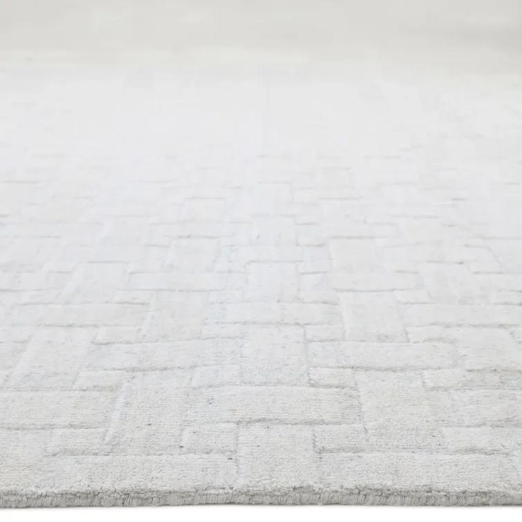 Brena Hand-Loomed Wool-Blend Rug - Ivory / 5' x 8'