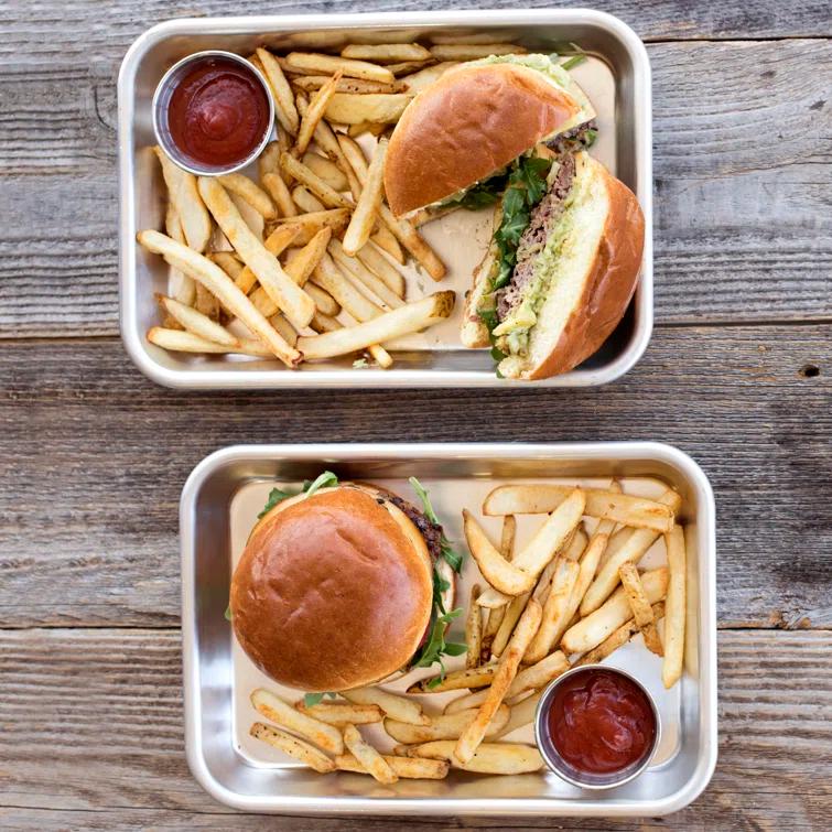 Nordic Ware Nordic Ware Burger Serving 2 Piece Tray Set