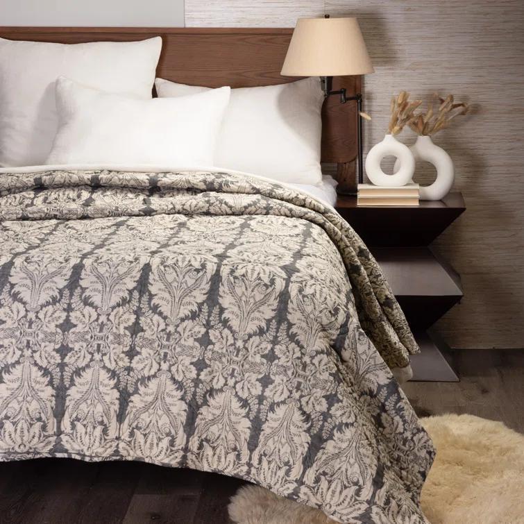 Amity Home Greyston Traditional Percale Damask Quilt