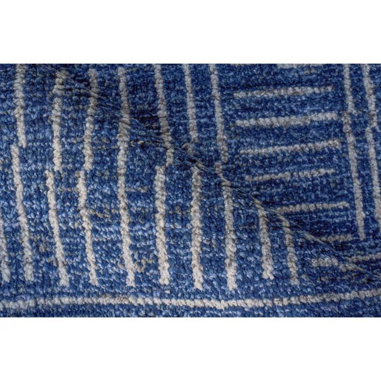 Exquisite Rugs Aldridge Hand-Knotted New Zealand Wool/ Bamboo Silk Blue/Ivory Area Rug