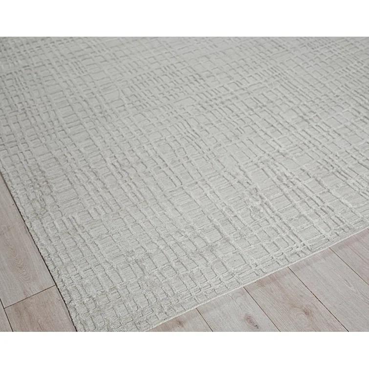 Exquisite Rugs Crescendo Handmade Handloomed Bamboo Silk Silver Area Rug