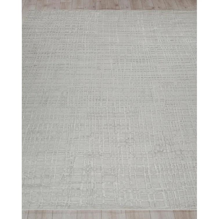 Exquisite Rugs Crescendo Handmade Handloomed Bamboo Silk Silver Area Rug