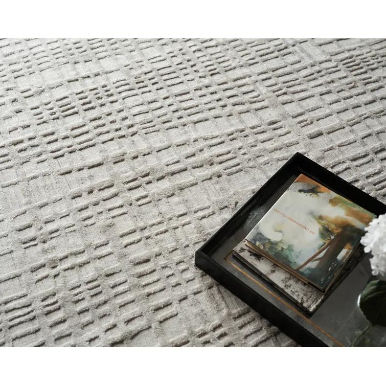 Exquisite Rugs Crescendo Handmade Handloomed Bamboo Silk Silver Area Rug
