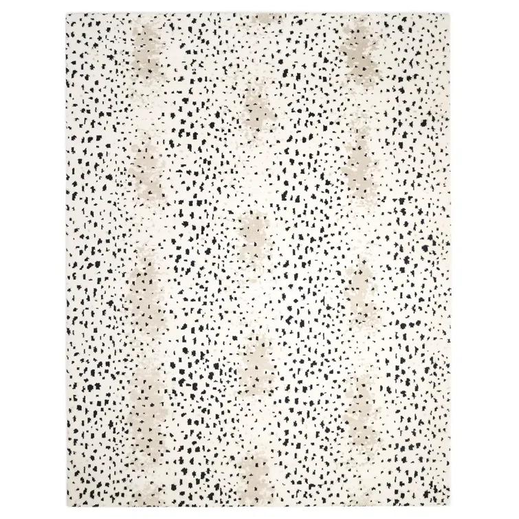 Esmarie Hand-Knotted Wool Rug - Ivory / 5' x 8'