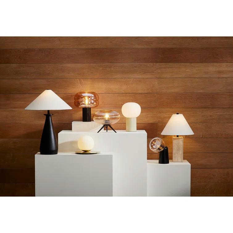 Grenache Metal Globe Lamp